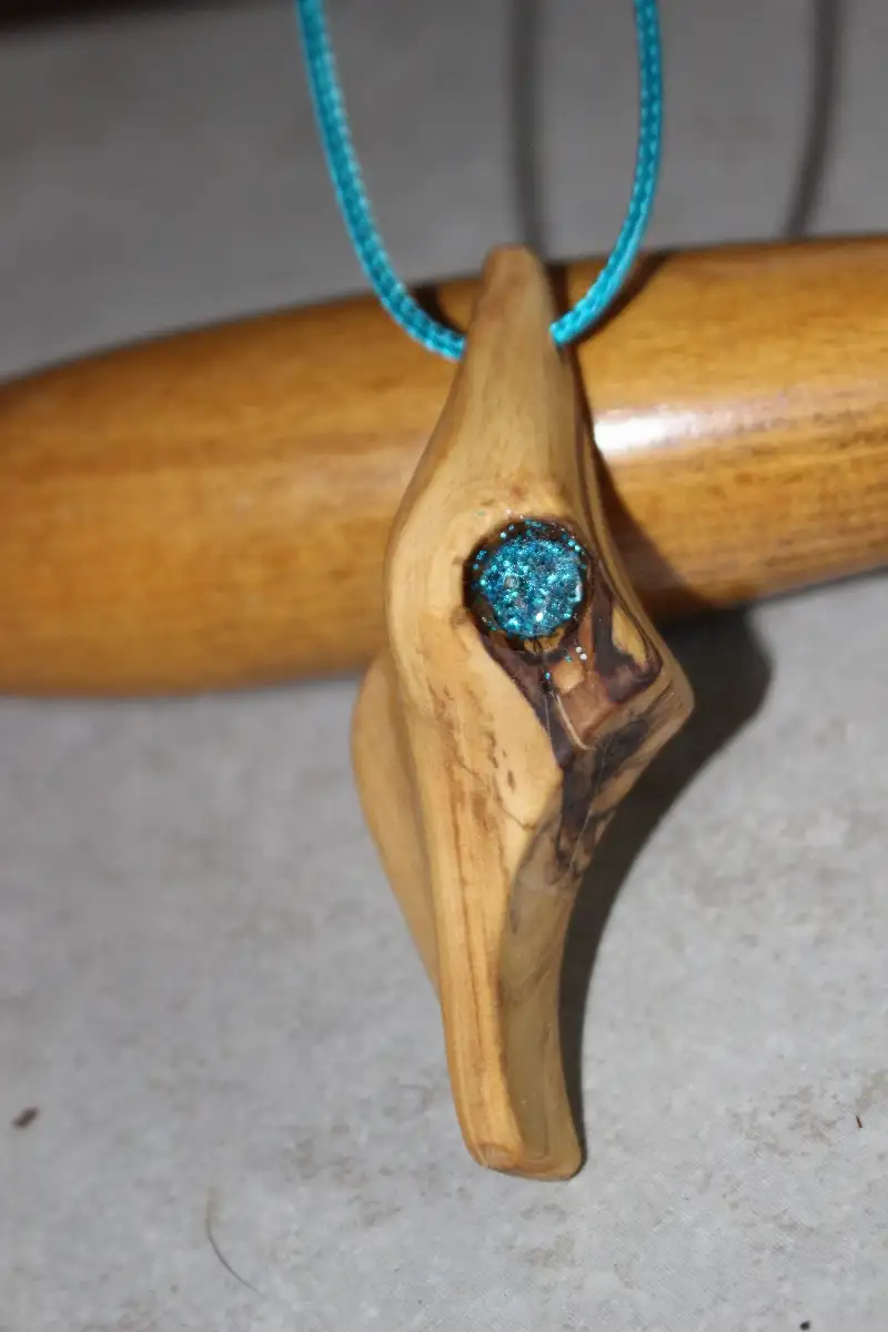 Pendentif olivier bleu